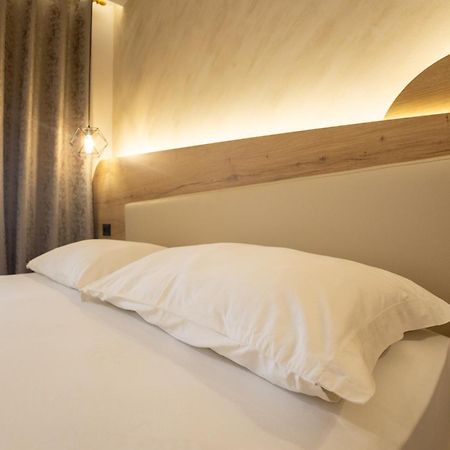 Hotel Klebrido ドゥラス エクステリア 写真