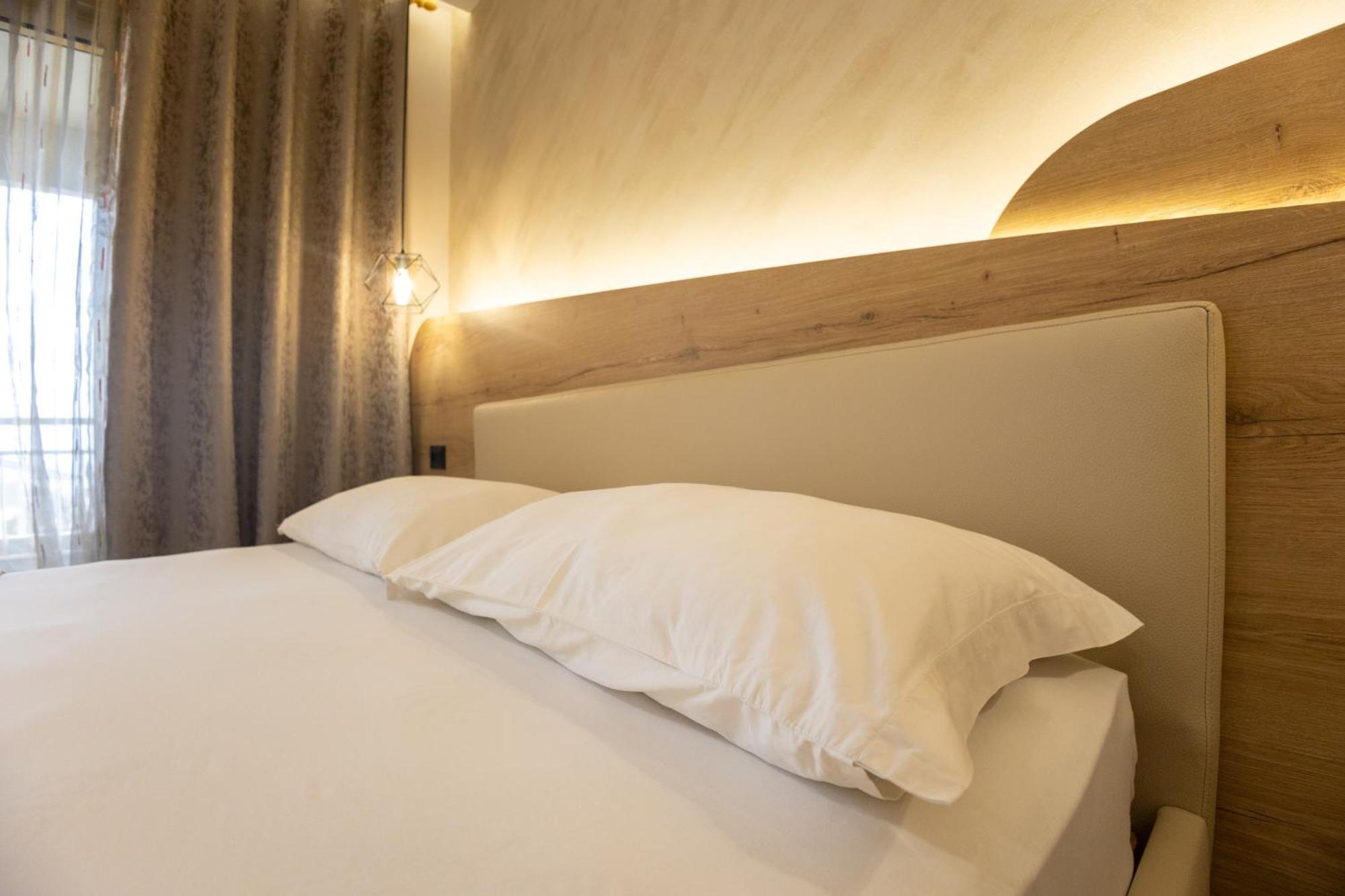 Hotel Klebrido ドゥラス エクステリア 写真