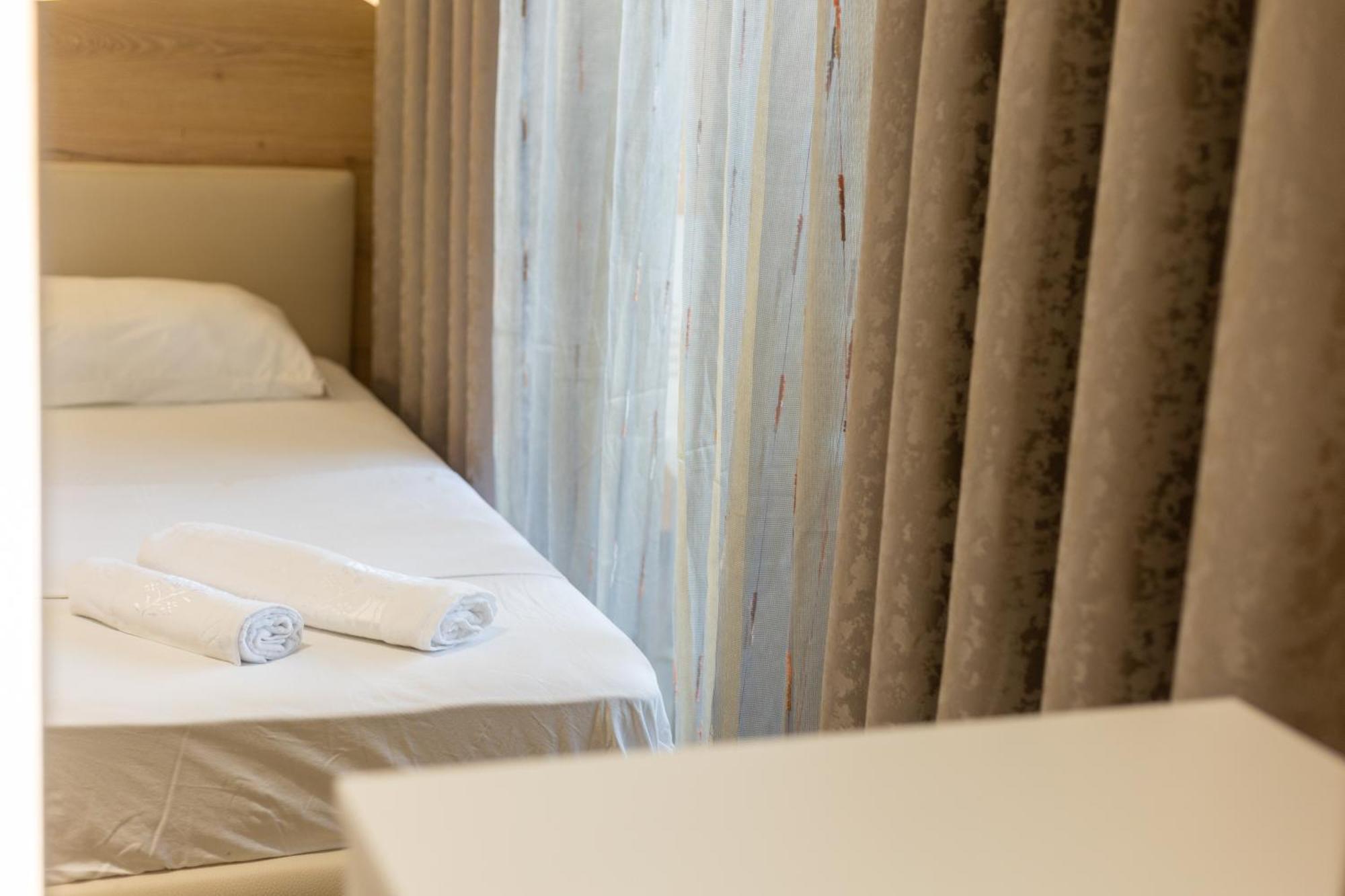 Hotel Klebrido ドゥラス エクステリア 写真